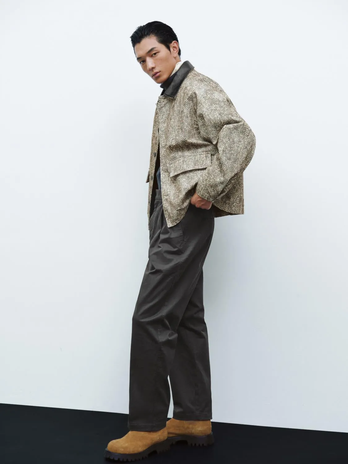 Contrast Faux Leather Collar Jackets sold by Urban Revivo product image thumbnail 4