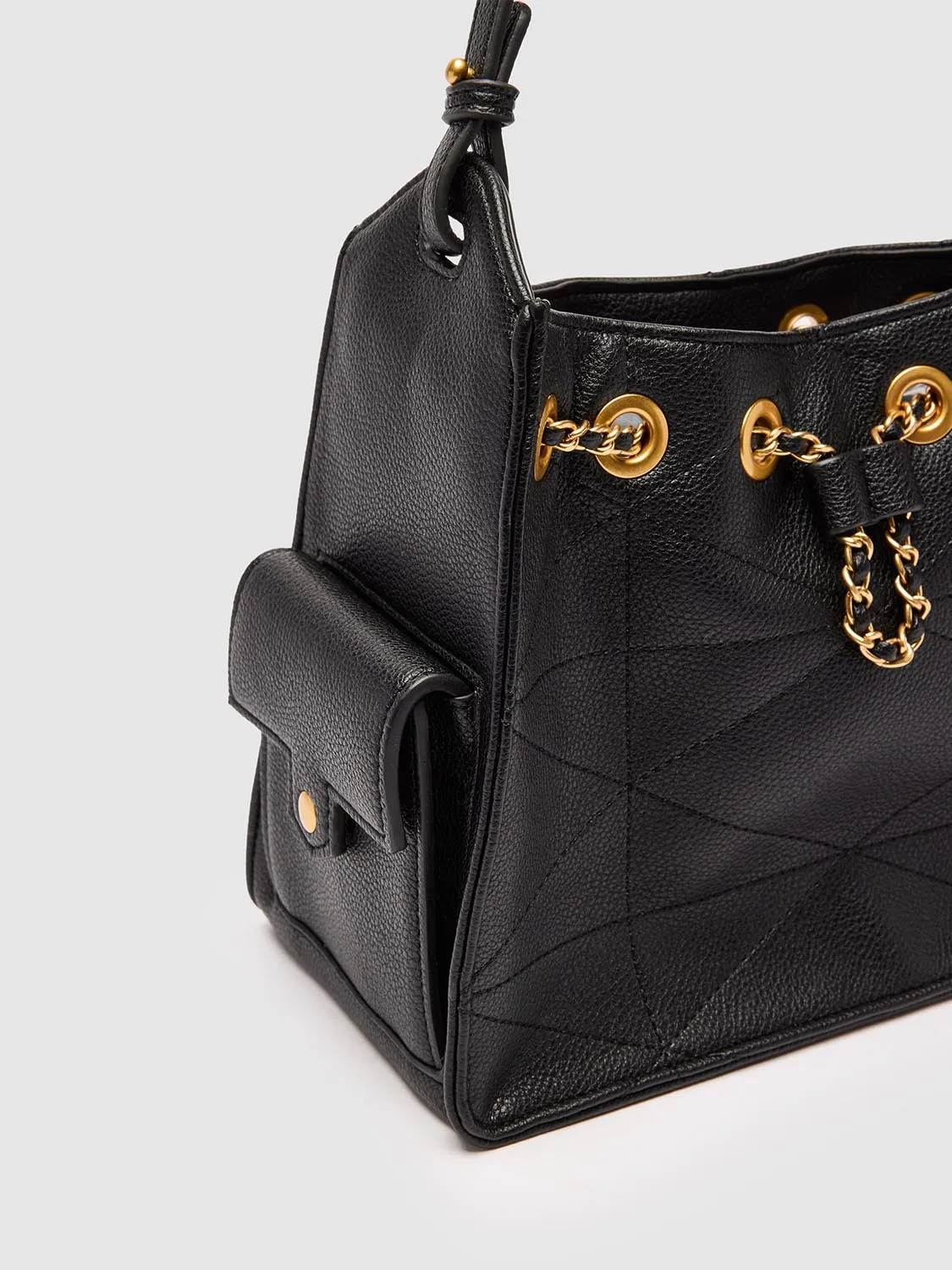 Vegan Leather Chain Detail Shoulder Bags sold by Urban Revivo product image thumbnail 4