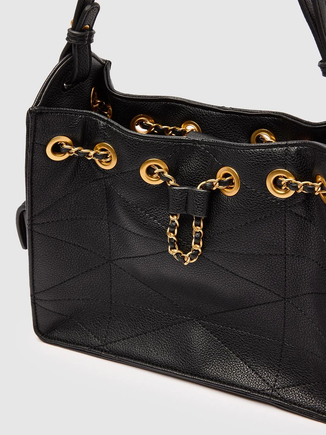 Vegan Leather Chain Detail Shoulder Bags sold by Urban Revivo product image thumbnail 5