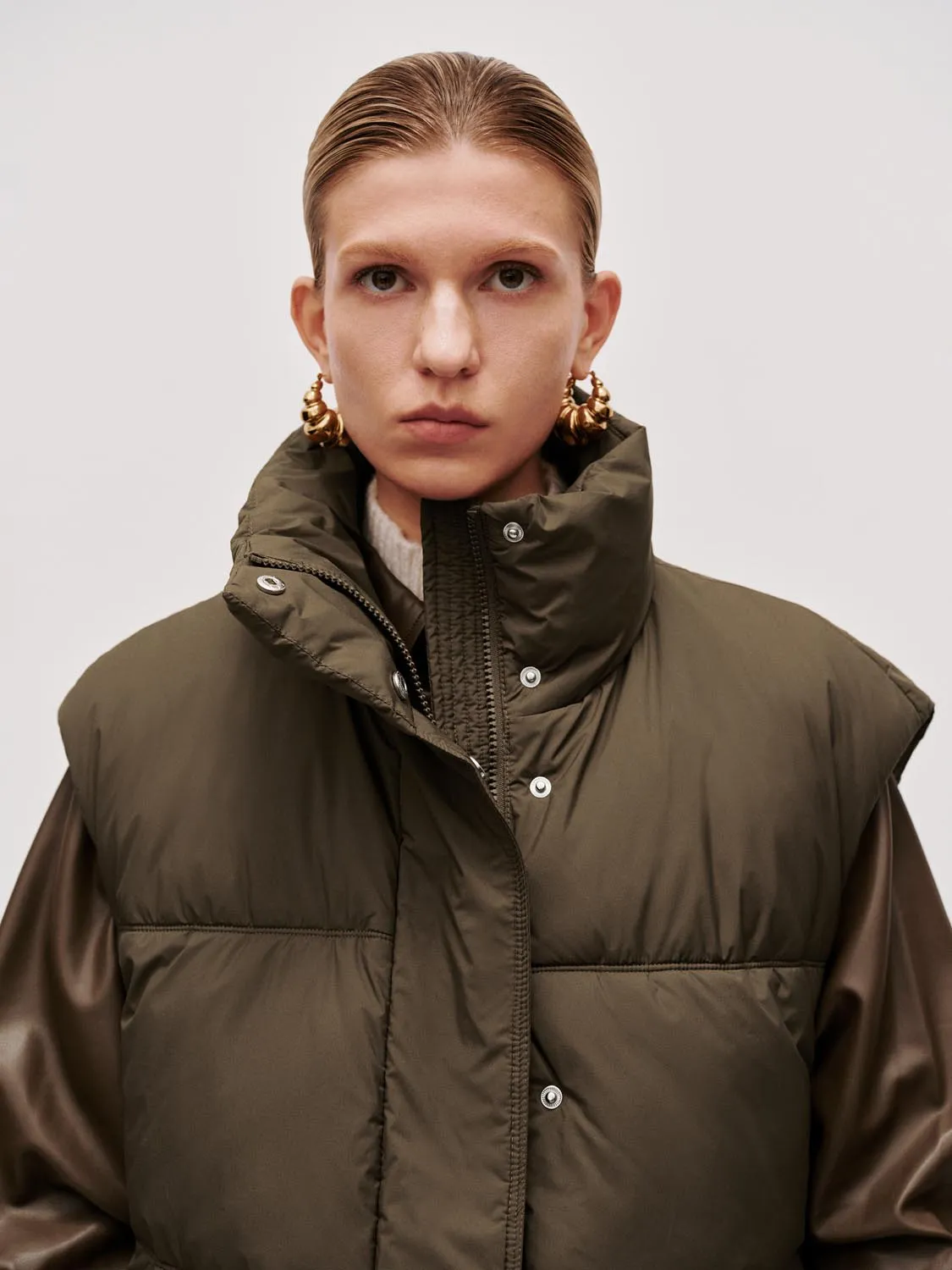 High Neck Quilted Puffer Vests sold by Urban Revivo product image thumbnail 3
