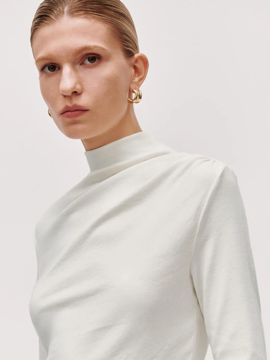 Ruched High Neck Long Sleeve T-Shirts sold by Urban Revivo product image thumbnail 3