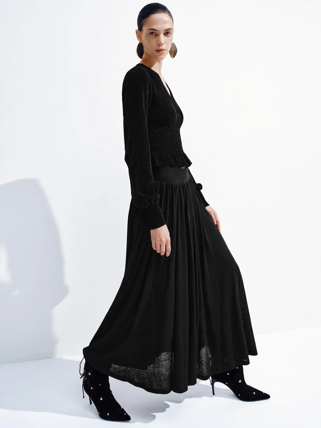 V-Neck Ruffle Long Sleeve Knitted T-Shirts sold by Urban Revivo product image thumbnail 4