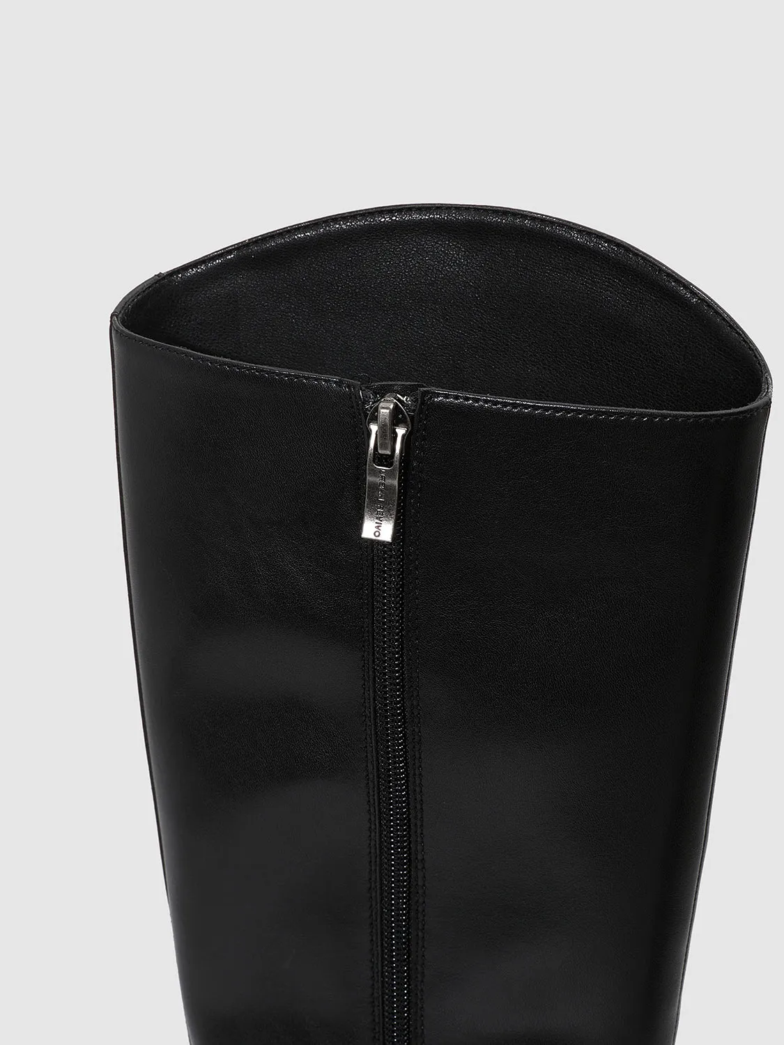 Buckle Detail Knee Boots sold by Urban Revivo product image thumbnail 5