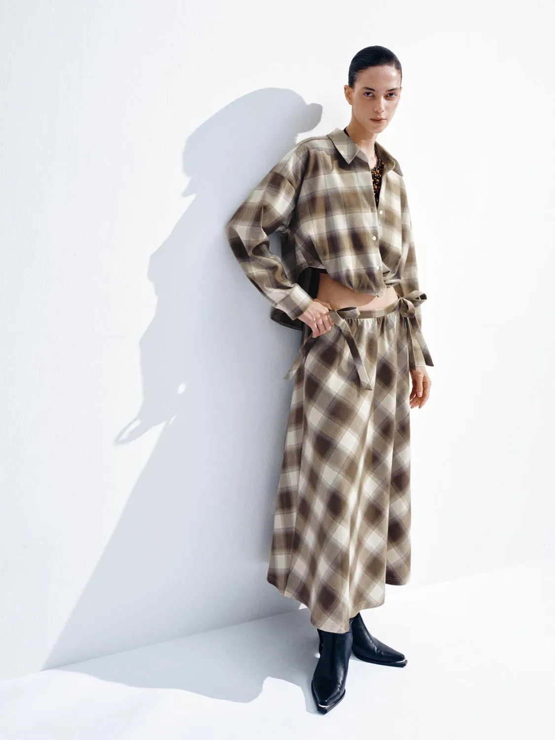 Cropped Contrast Check Shirts sold by Urban Revivo product image thumbnail 4