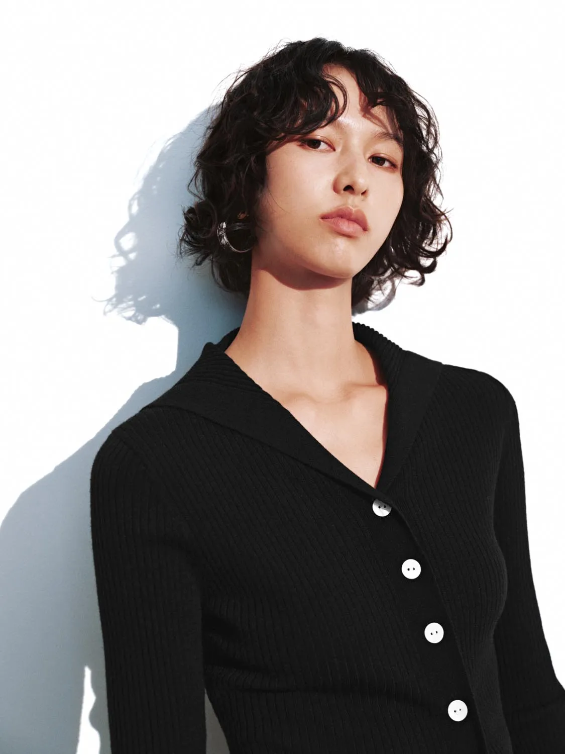 Large Collar Slim Fit Knitted Cardigans sold by Urban Revivo product image thumbnail 3