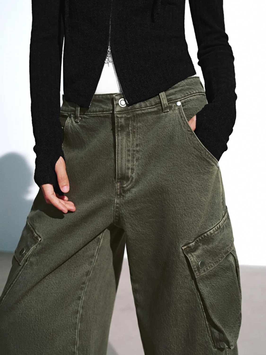 Flap Pockets Barrel Leg Jeans sold by Urban Revivo product image thumbnail 5