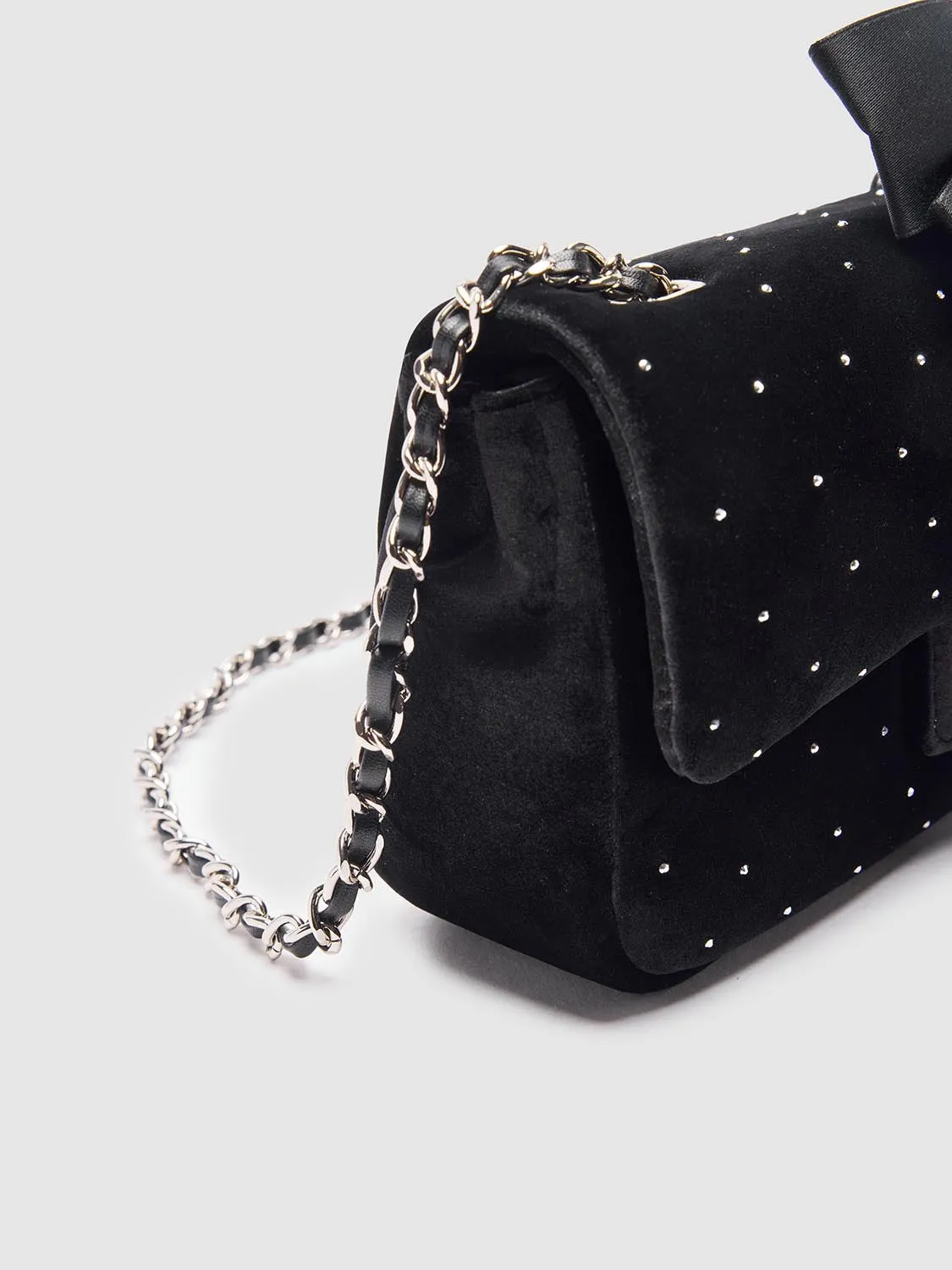 Bow Décor Shoulder Bags sold by Urban Revivo product image thumbnail 5