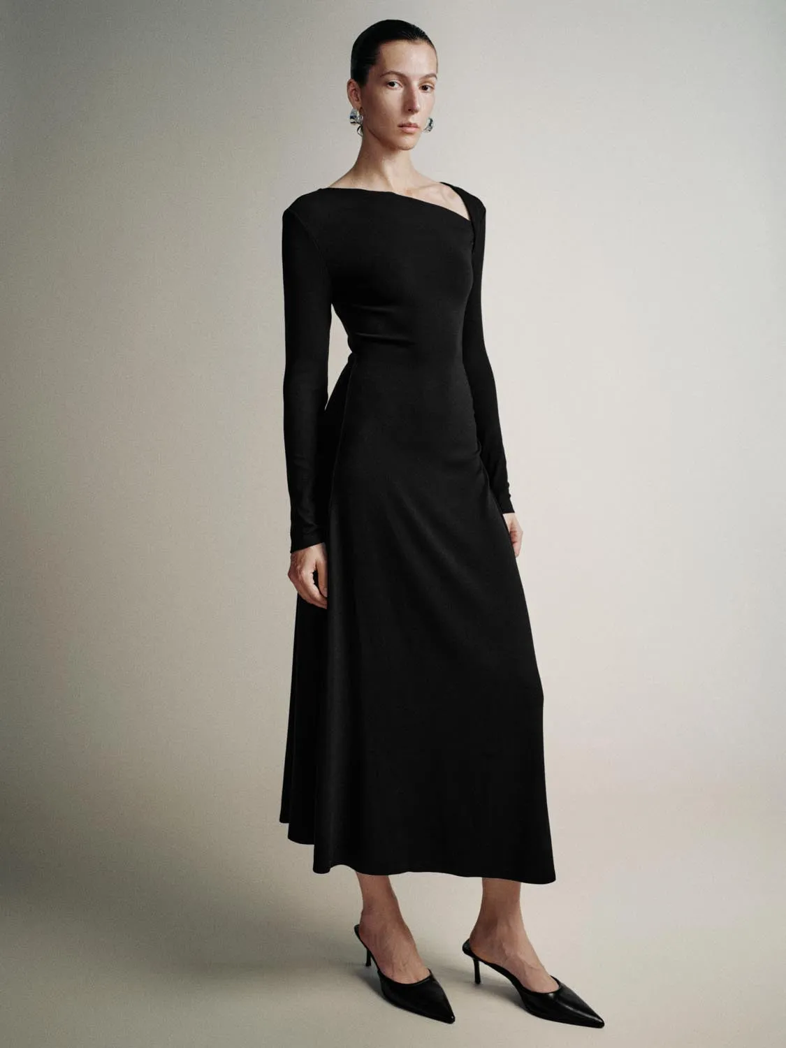 Asymmetric Neck Slim Midi Dresses sold by Urban Revivo product image thumbnail 5