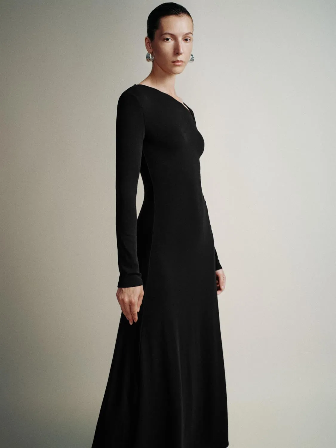 Asymmetric Neck Slim Midi Dresses sold by Urban Revivo product image thumbnail 4