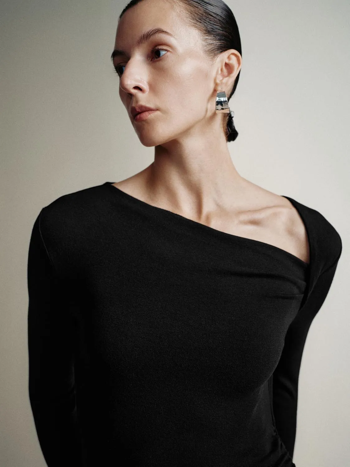 Asymmetric Neck Slim Midi Dresses sold by Urban Revivo product image thumbnail 3