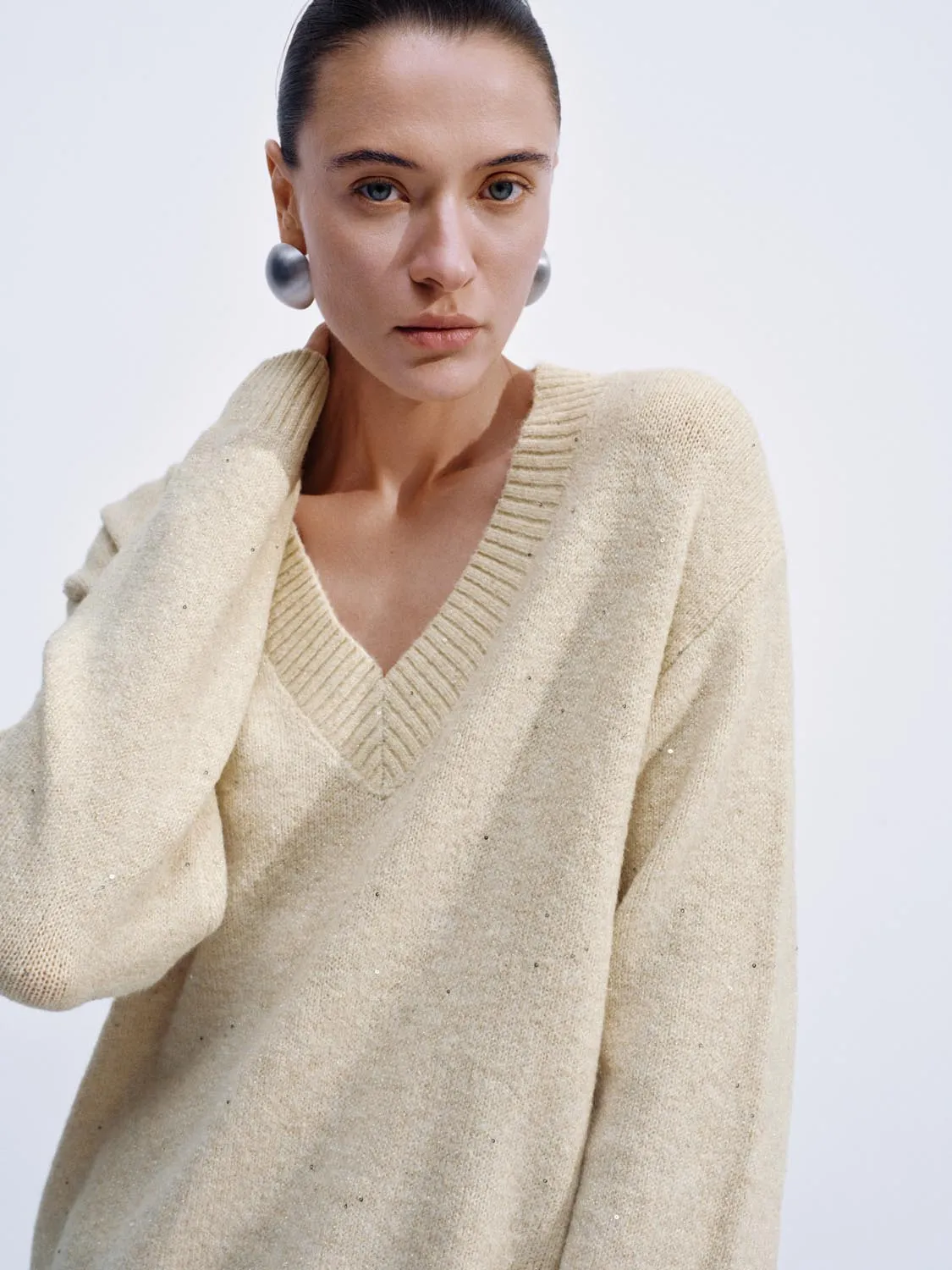 V-Neck Long Sleeve Knitted T-Shirts sold by Urban Revivo product image thumbnail 3