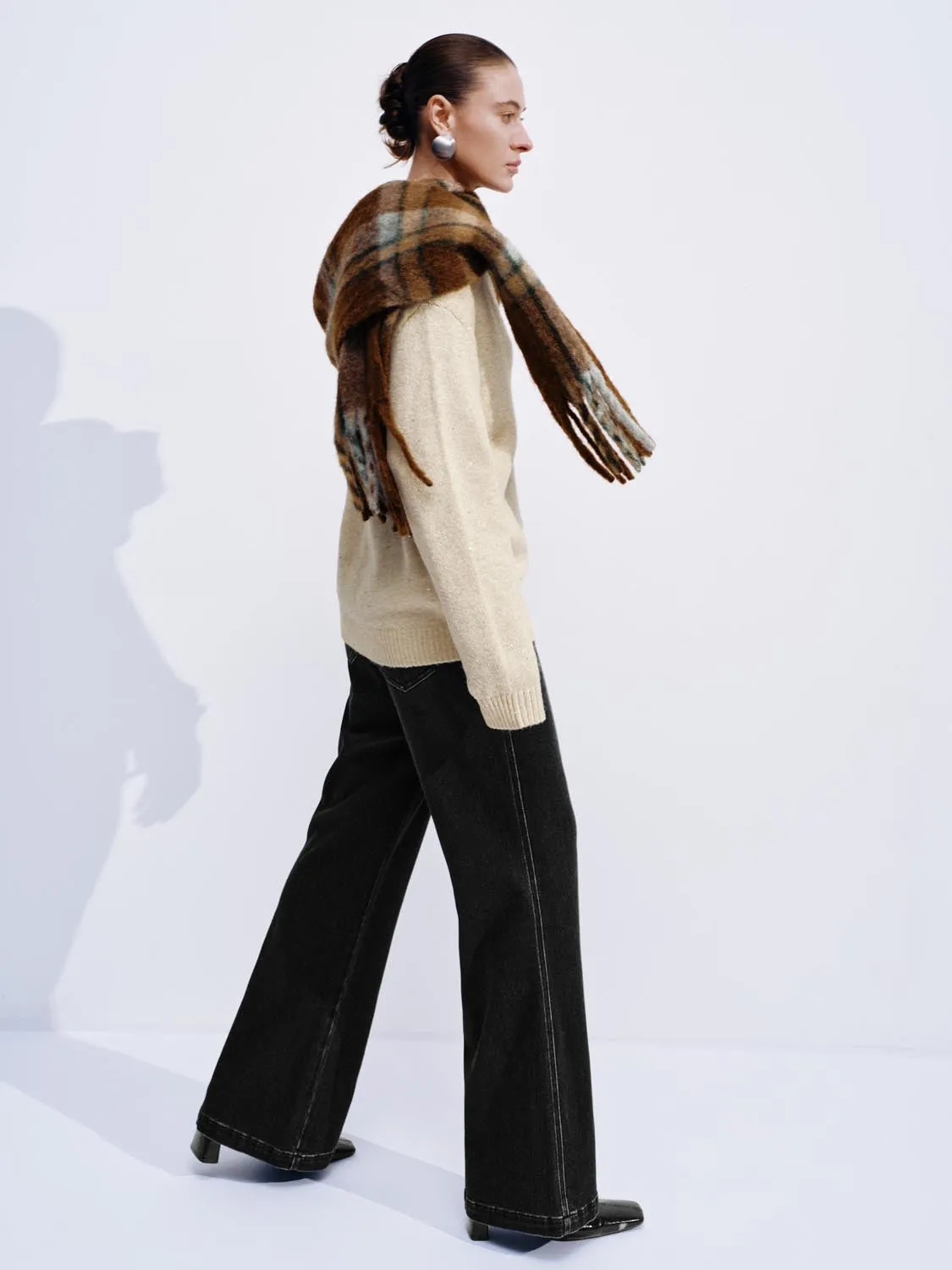 V-Neck Long Sleeve Knitted T-Shirts sold by Urban Revivo product image thumbnail 5