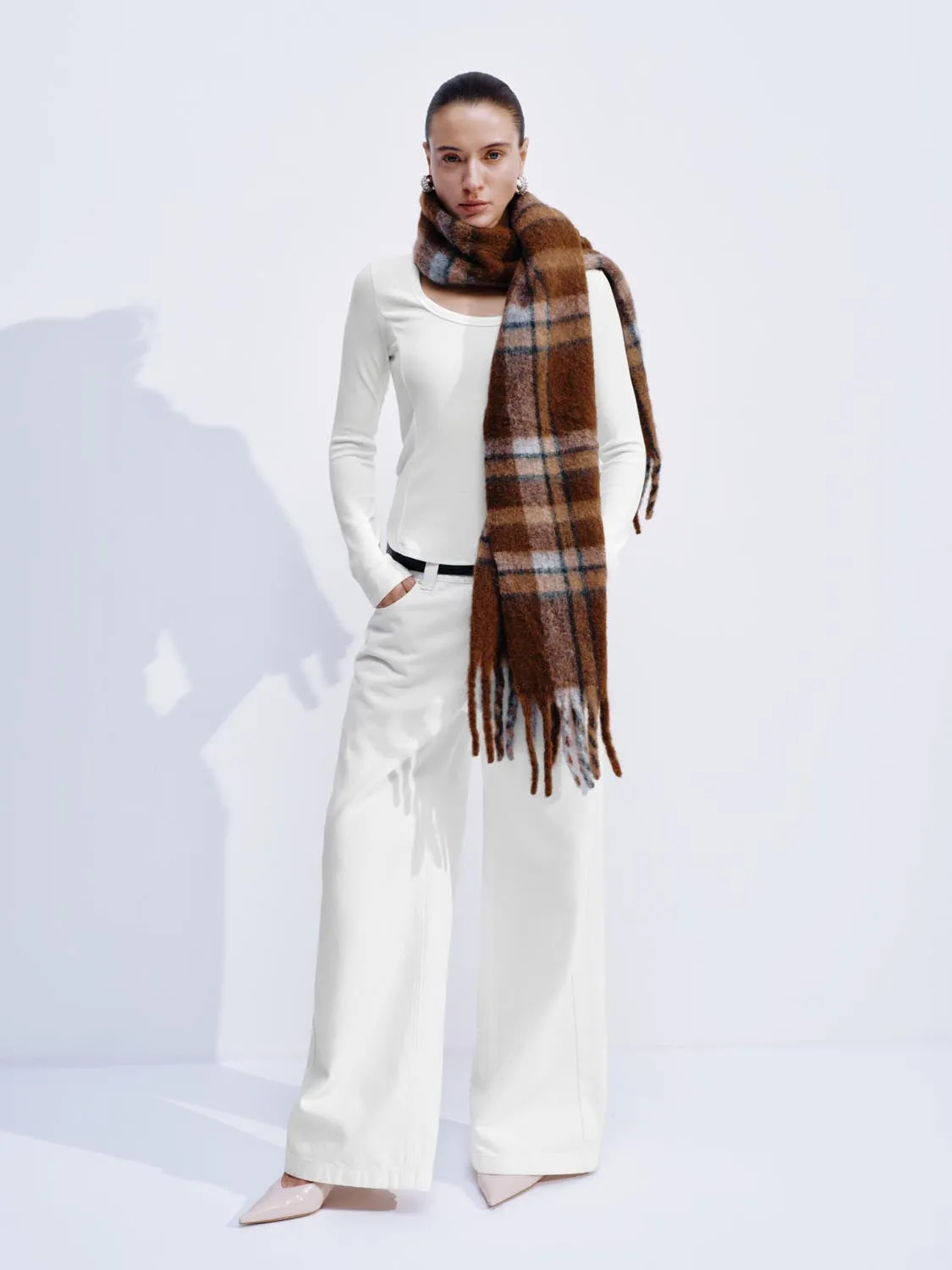 Scoop Neck Flare Long Sleeve T-Shirts sold by Urban Revivo product image thumbnail 4