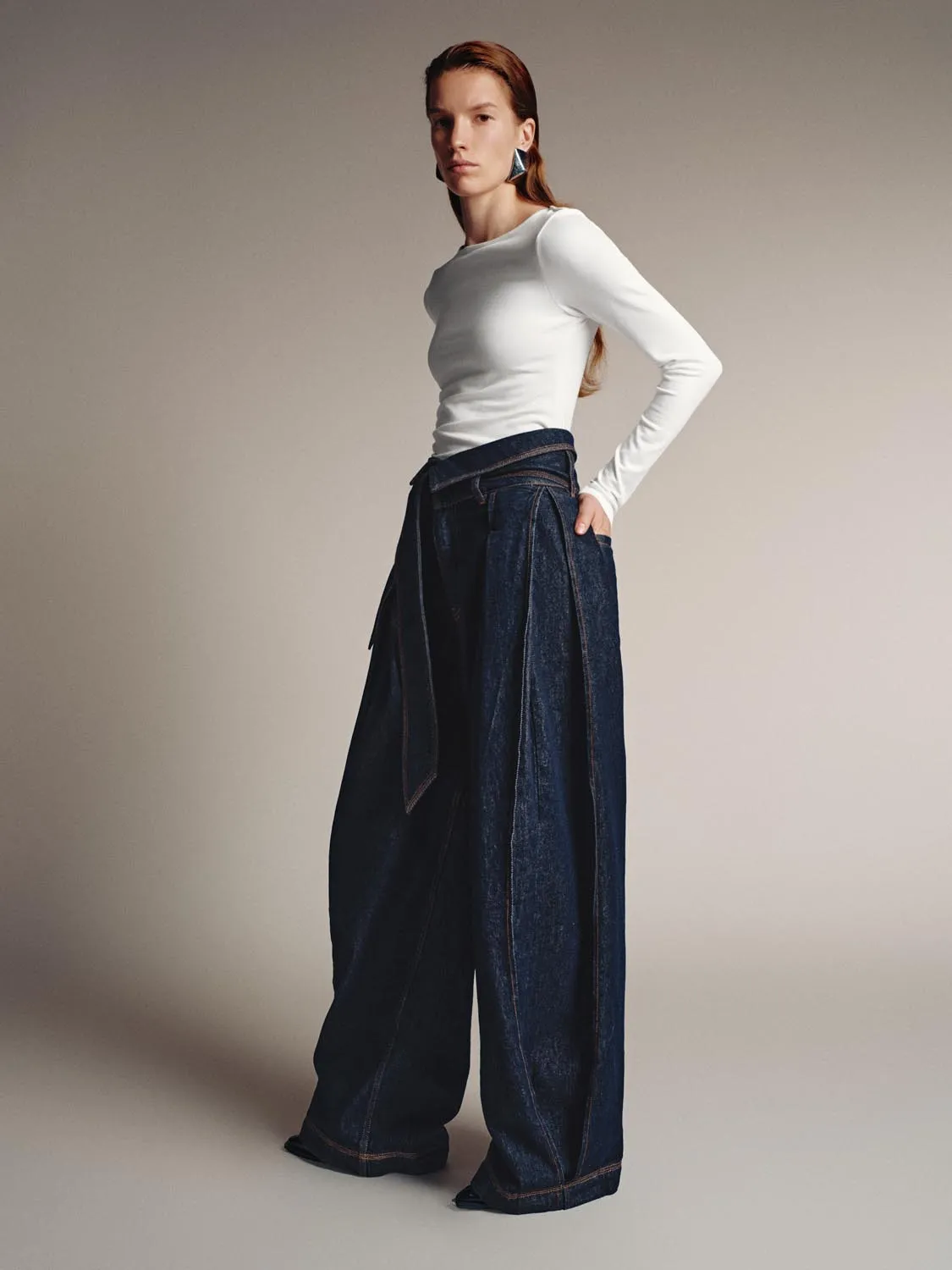 Ruched Long Flare Sleeve T-Shirts sold by Urban Revivo product image thumbnail 5