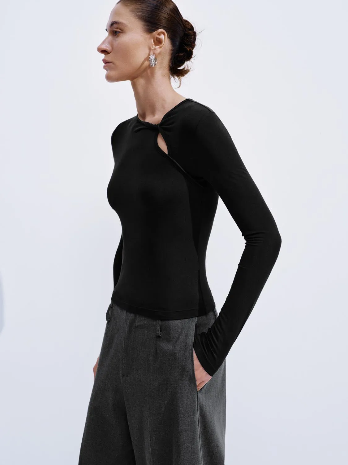 Cut Out Long Sleeve Slim Fit T-Shirts sold by Urban Revivo product image thumbnail 2