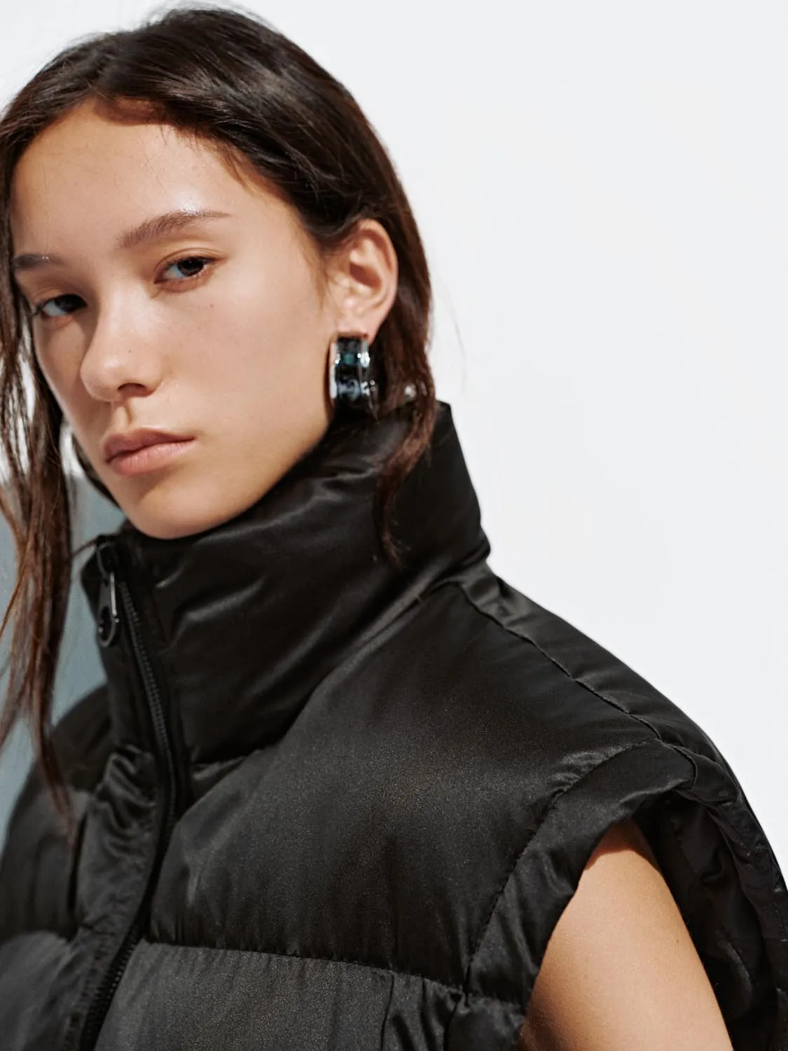 High Neck Puffer Vest sold by Urban Revivo product image thumbnail 4