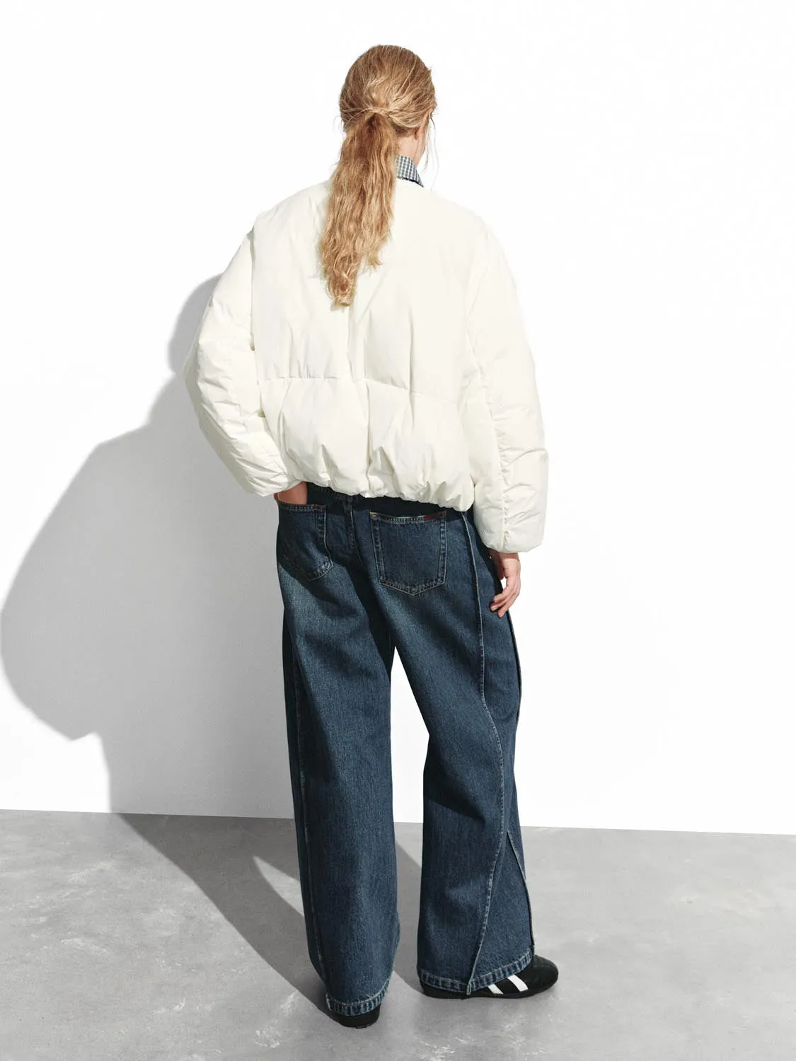 Gradient Barrel Leg Jeans sold by Urban Revivo product image thumbnail 4