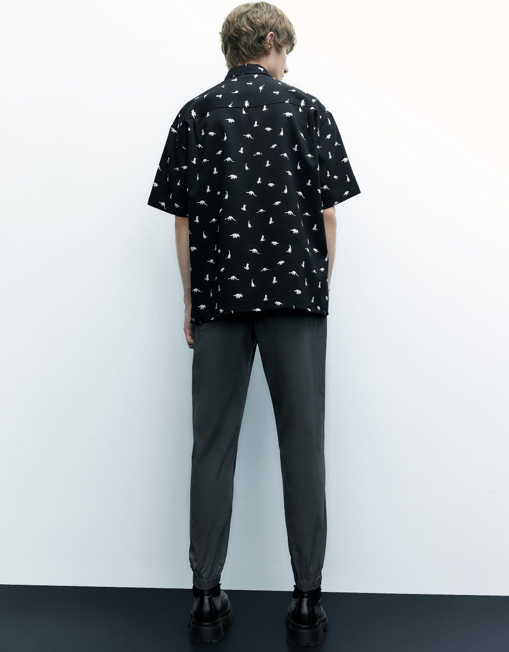 Low-Cut Uppers Jogger Pants sold by Urban Revivo product image thumbnail 5