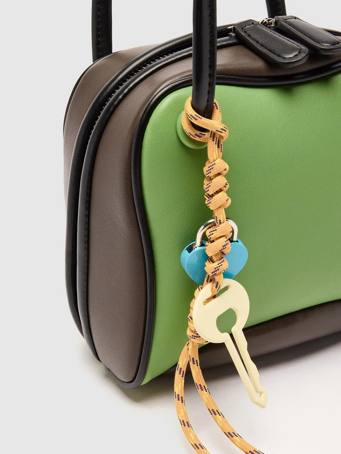 Contrast Shoulder Bowling Bags sold by Urban Revivo product image thumbnail 4