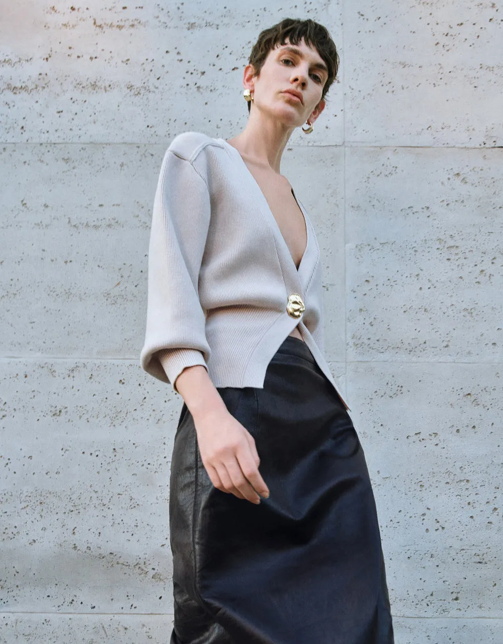 V-Neck One Button Skater Knitted Cardigan sold by Urban Revivo product image thumbnail 3