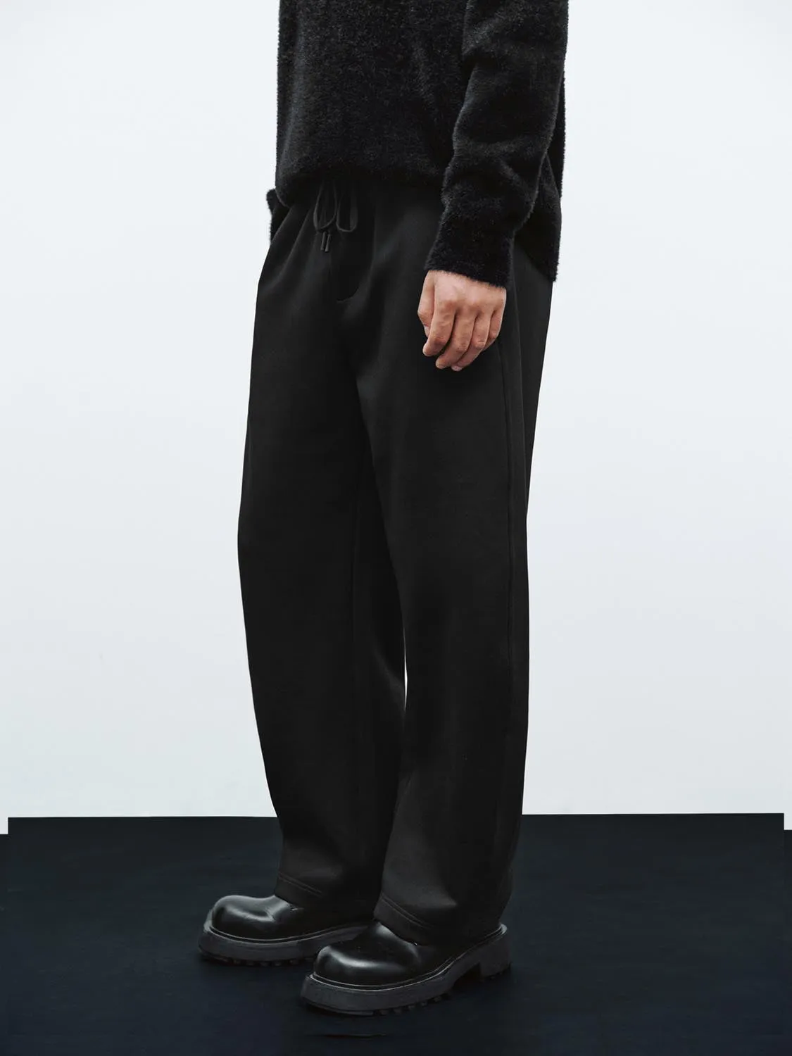 Drawstring Pull On Barrel Leg Pants sold by Urban Revivo product image thumbnail 3