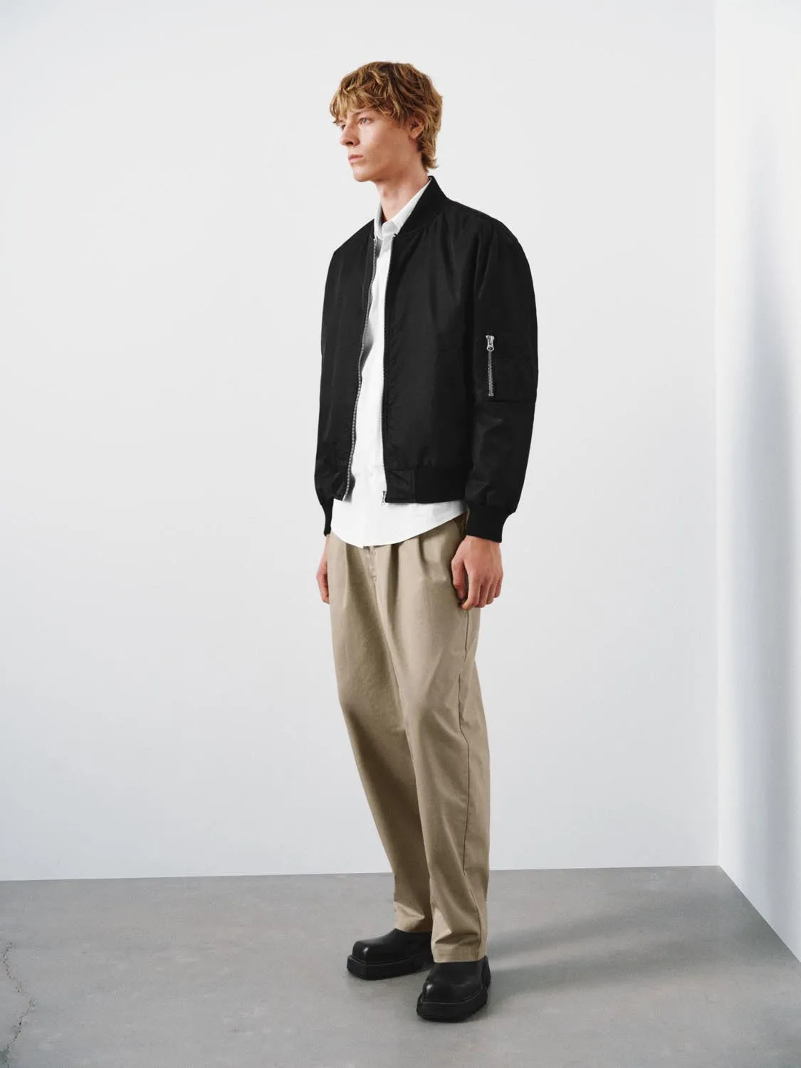 Oversize Padded Bomber Jackets sold by Urban Revivo product image thumbnail 5