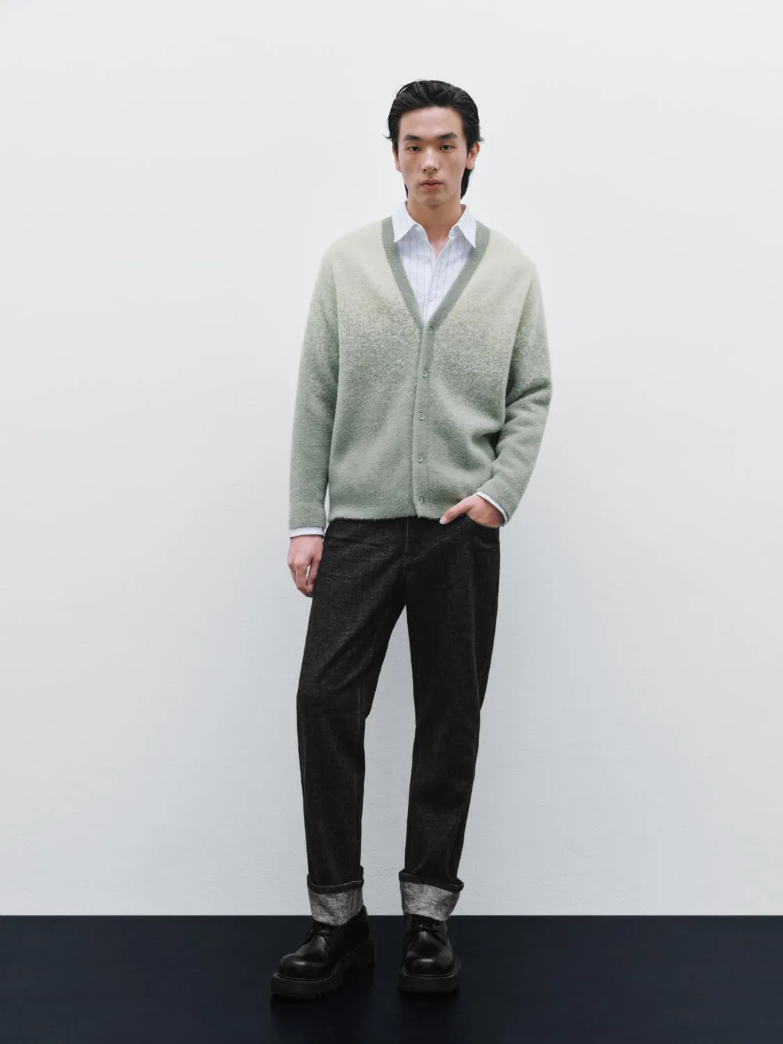 V-Neck Gradient Knitted Cardigans sold by Urban Revivo product image thumbnail 4