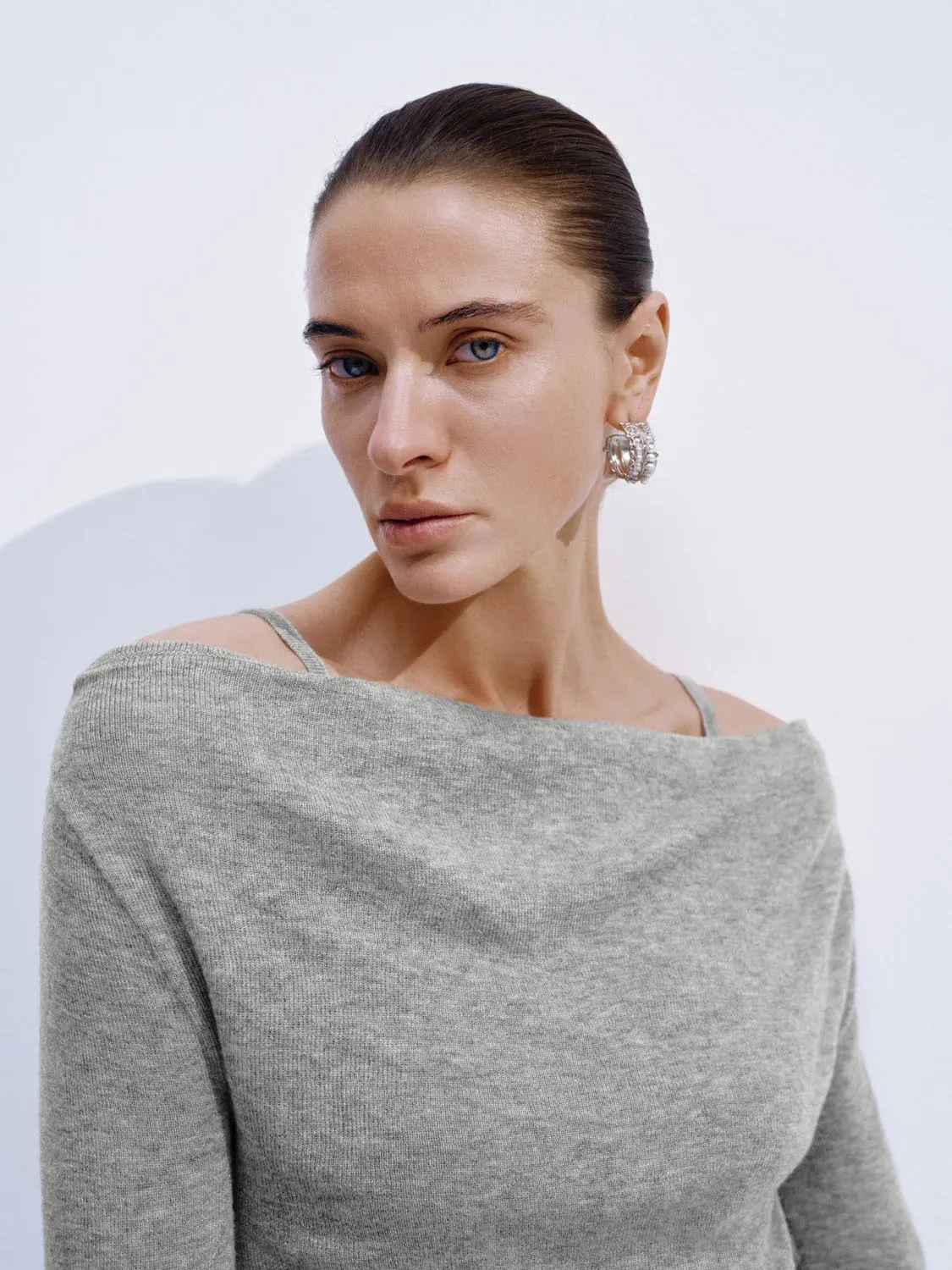 Off Shoulder Ruched Long Sleeve Knitted T-Shirts sold by Urban Revivo product image thumbnail 3