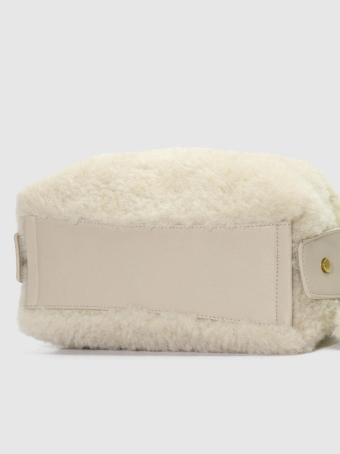 Faux Fur Handle Shoulder Bags sold by Urban Revivo product image thumbnail 5