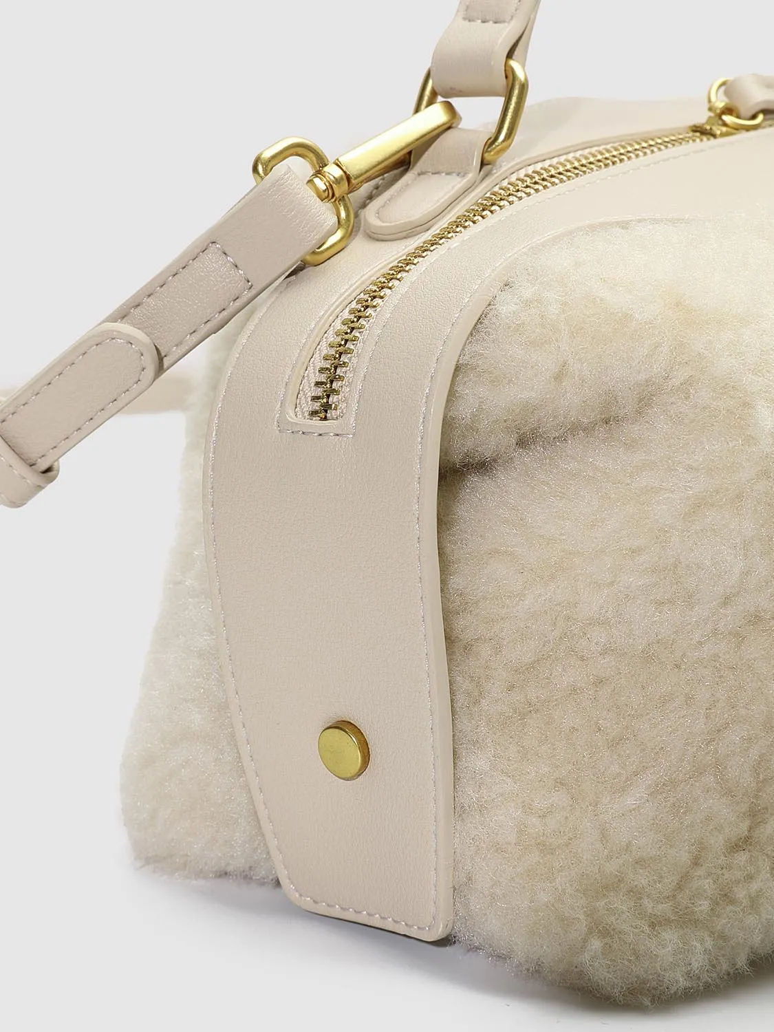 Faux Fur Handle Shoulder Bags sold by Urban Revivo product image thumbnail 4