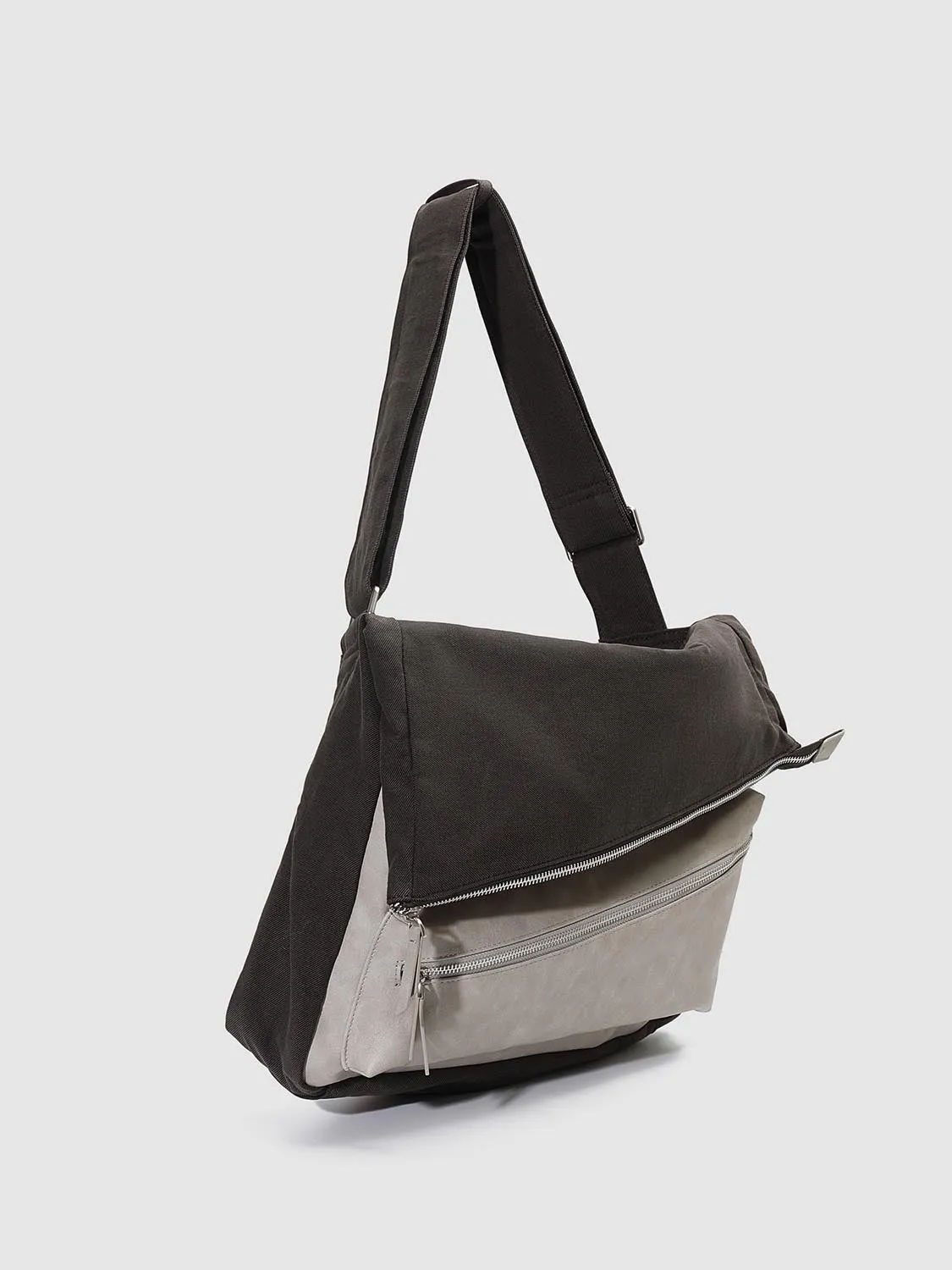Oversize Contrast Crossbody Bags sold by Urban Revivo product image thumbnail 2