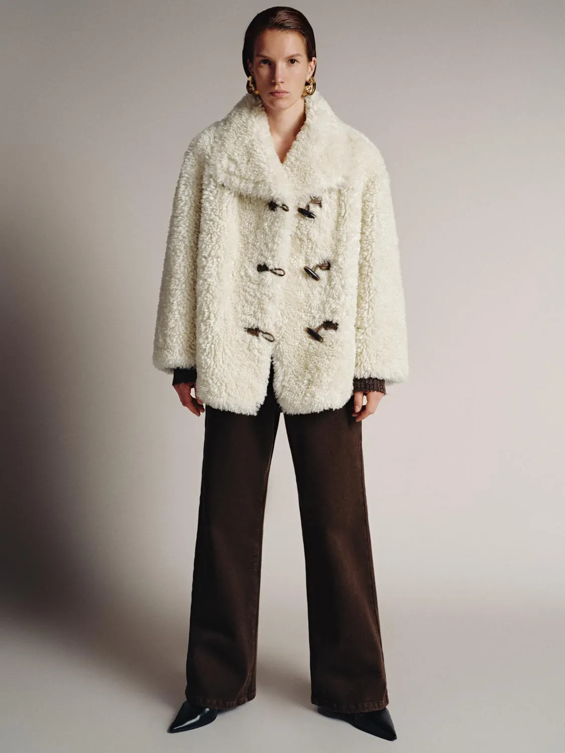 Collared Sherpa Fleece Toggle Jackets sold by Urban Revivo product image thumbnail 4