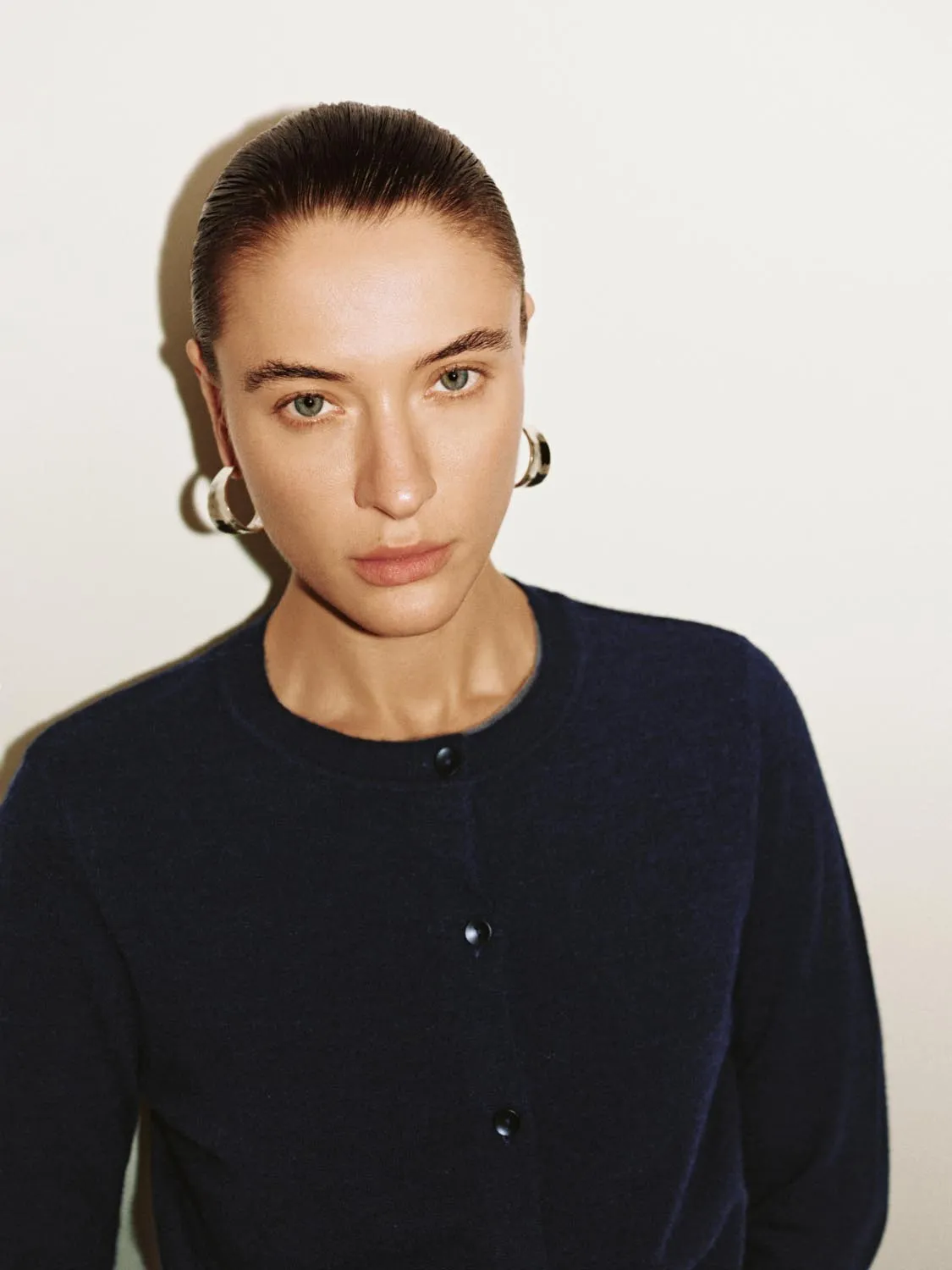 Contrast Hem Crew Neck Knitted Cardigans sold by Urban Revivo product image thumbnail 3