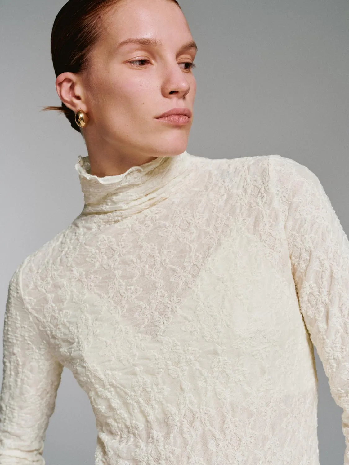 Ruffle Hem Textured Long Sleeve T-Shirts sold by Urban Revivo product image thumbnail 3