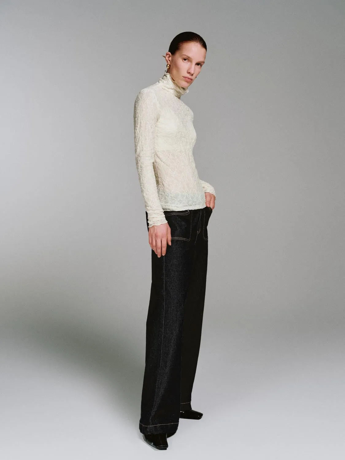 Ruffle Hem Textured Long Sleeve T-Shirts sold by Urban Revivo product image thumbnail 5