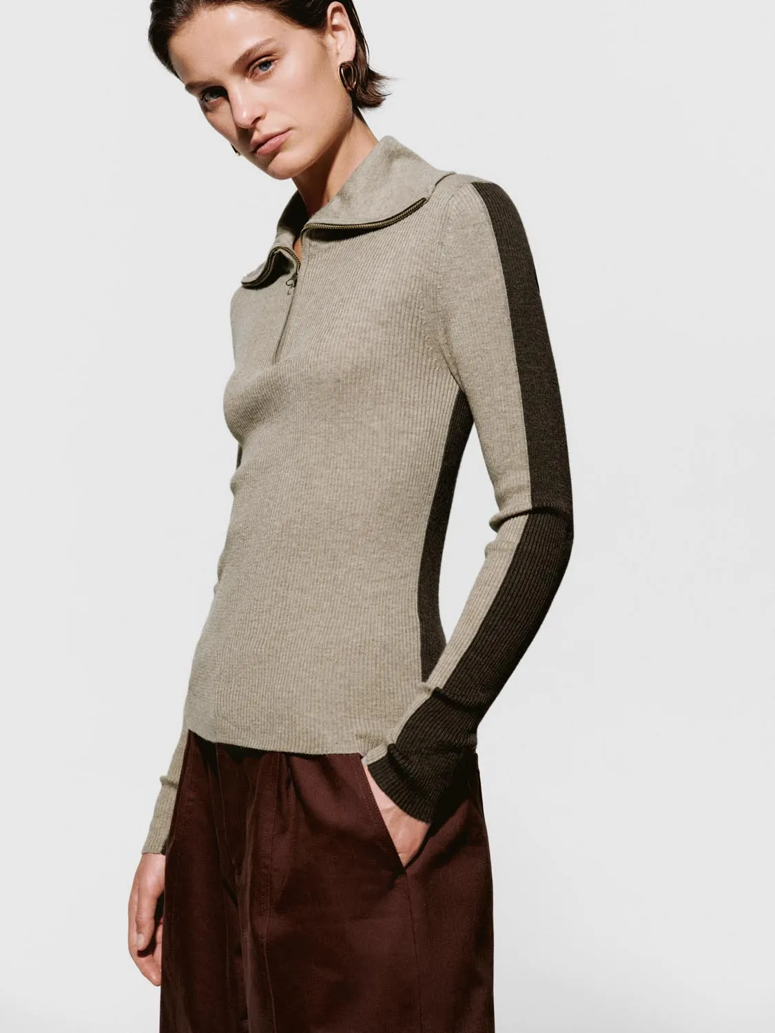 Contrast Polo Neck Long Sleeve Knitted T-Shirts sold by Urban Revivo product image thumbnail 2