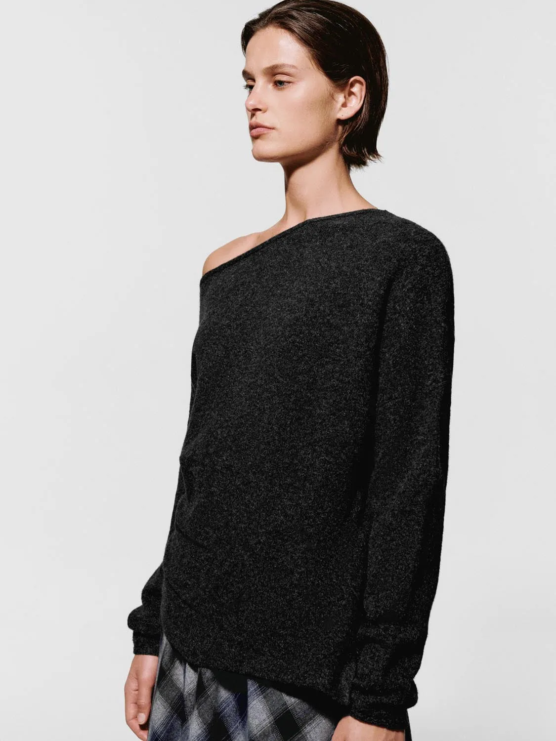 Single Shoulder Long Sleeve Knitted T-Shirts sold by Urban Revivo product image thumbnail 2