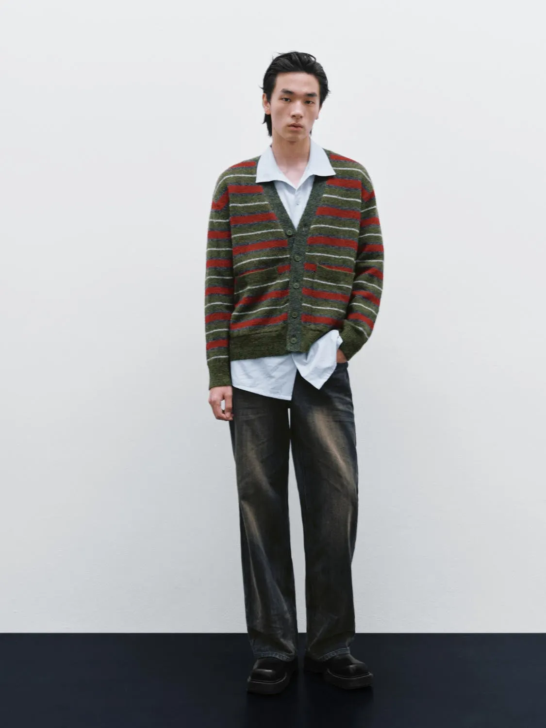 V-Neck Striped Knitted Cardigans sold by Urban Revivo product image thumbnail 4
