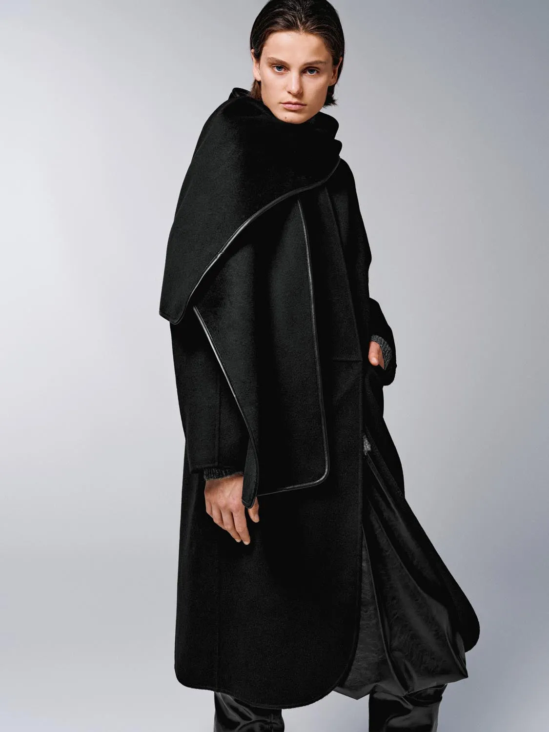 Wool Blend Crew Neck Oversize Scarf Coats sold by Urban Revivo product image thumbnail 2