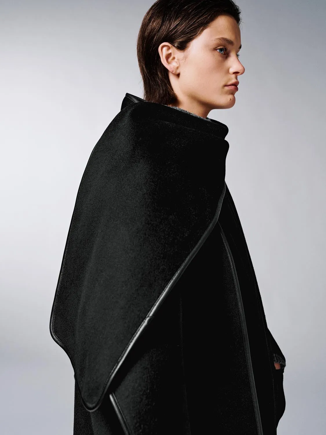 Wool Blend Crew Neck Oversize Scarf Coats sold by Urban Revivo product image thumbnail 3