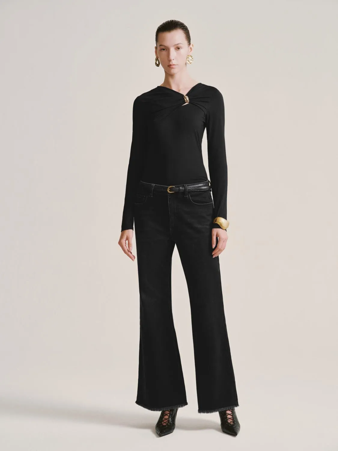 Knot Front Asymmetric Slim Long Sleeve T-Shirt sold by Urban Revivo product image thumbnail 4