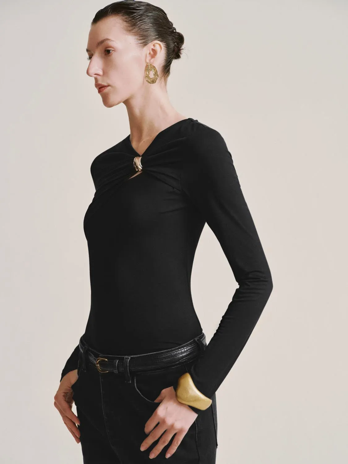 Knot Front Asymmetric Slim Long Sleeve T-Shirt sold by Urban Revivo product image thumbnail 2