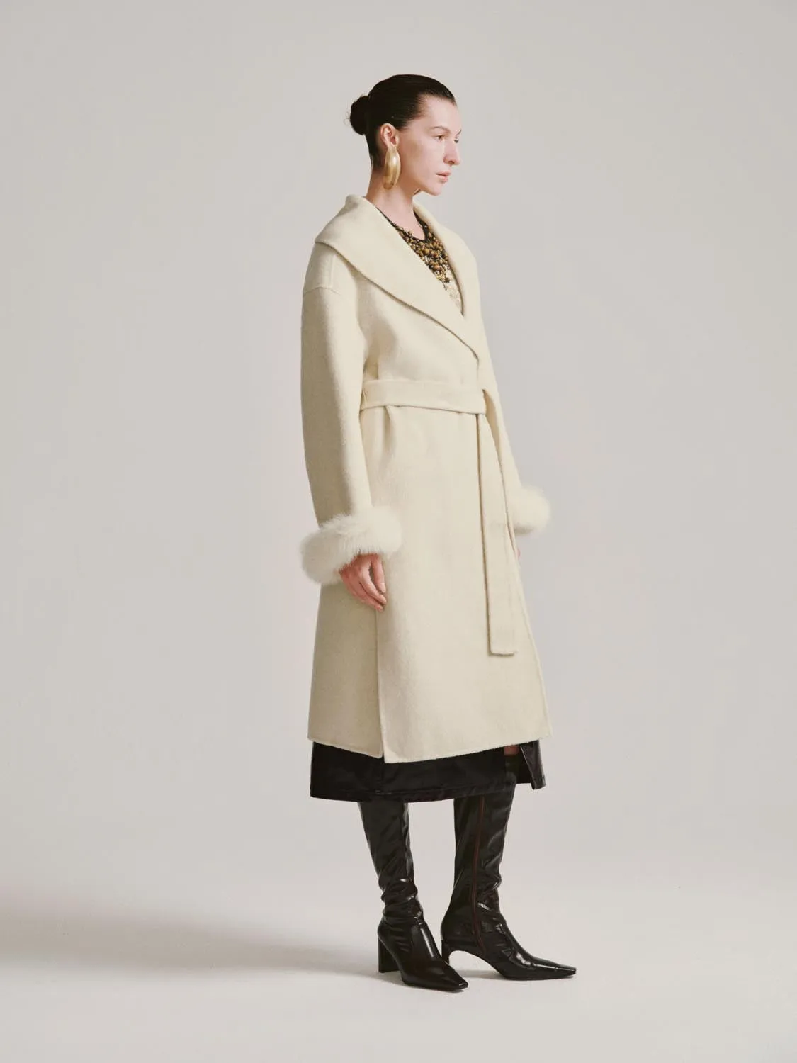 Large Lapel Faux Fur Trim Wool Blend Belted Coats sold by Urban Revivo product image thumbnail 4