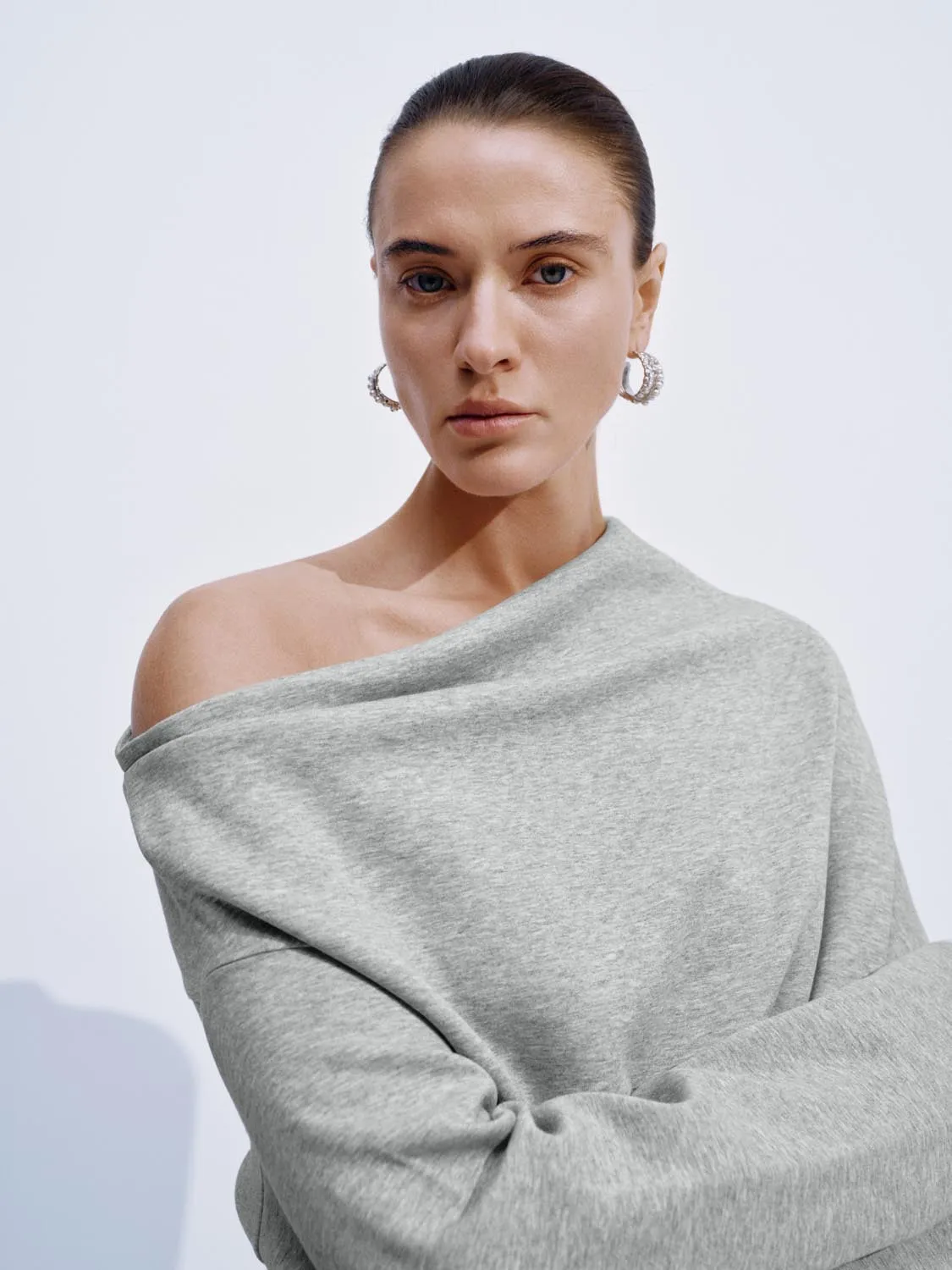 Asymmetric Draped One Shoulder Long Sleeve T-Shirts sold by Urban Revivo product image thumbnail 3