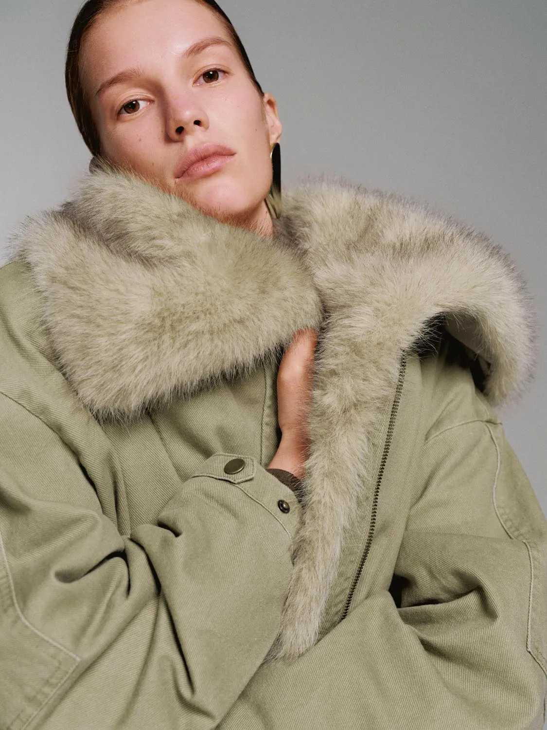 Faux Fur Large Collar Padded Jackets sold by Urban Revivo product image thumbnail 3