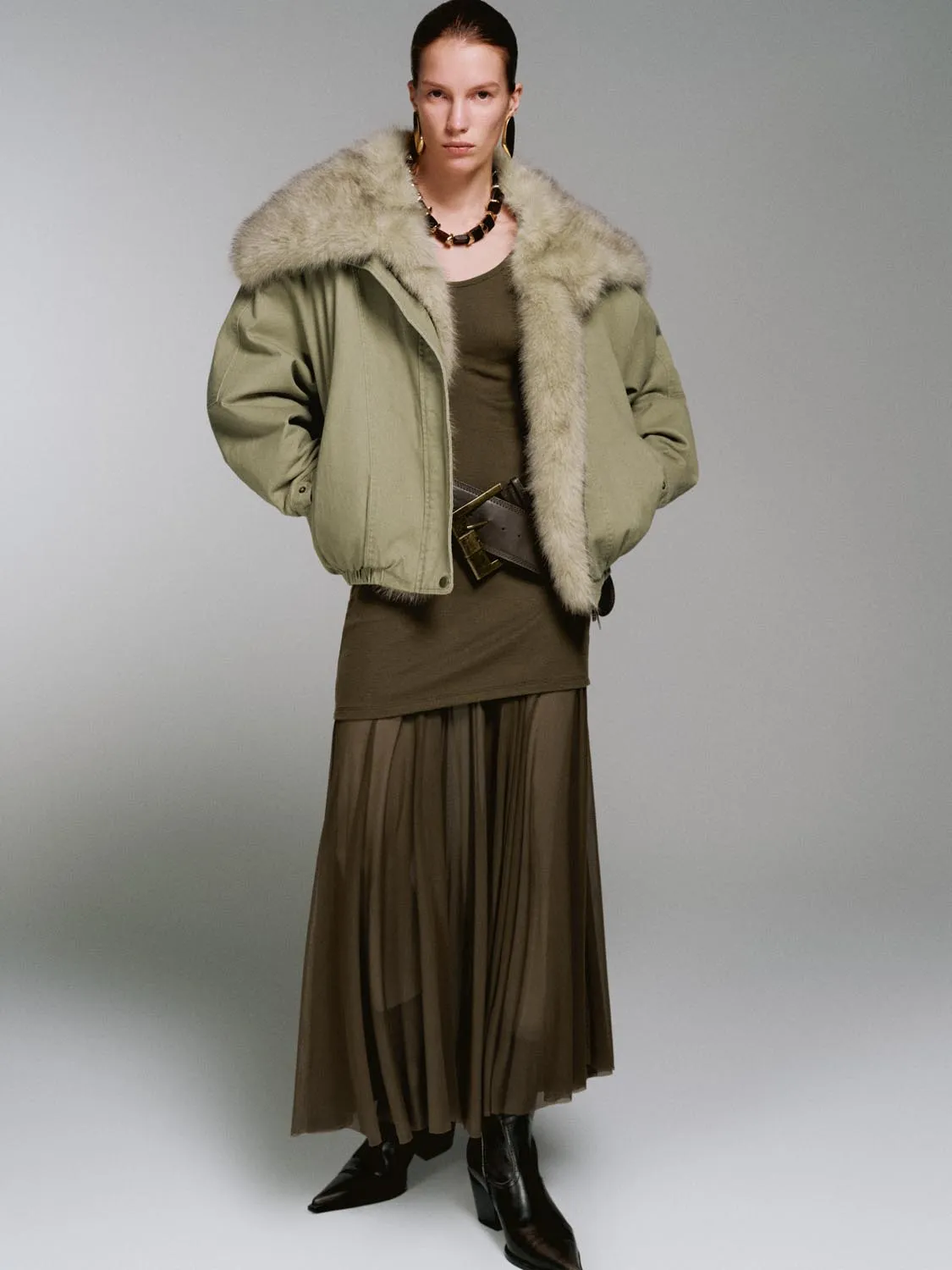 Faux Fur Large Collar Padded Jackets sold by Urban Revivo product image thumbnail 4