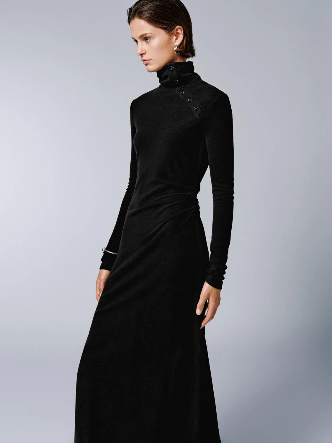 Turtle Neck Draped Skinny Fit Midi Dresses sold by Urban Revivo product image thumbnail 2