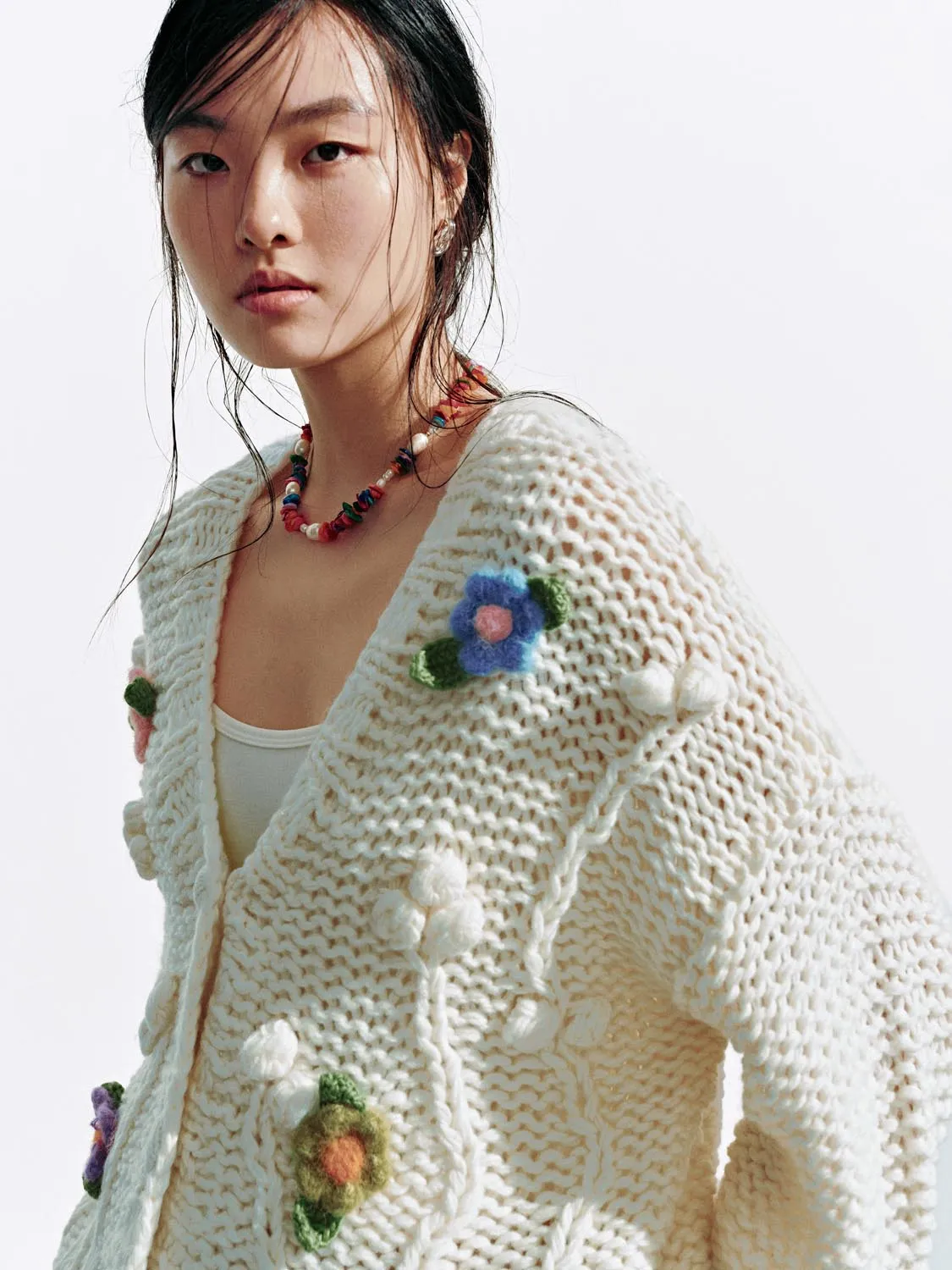 Crochet Floral Applique V-Neck Knitted Cardigans sold by Urban Revivo product image thumbnail 3