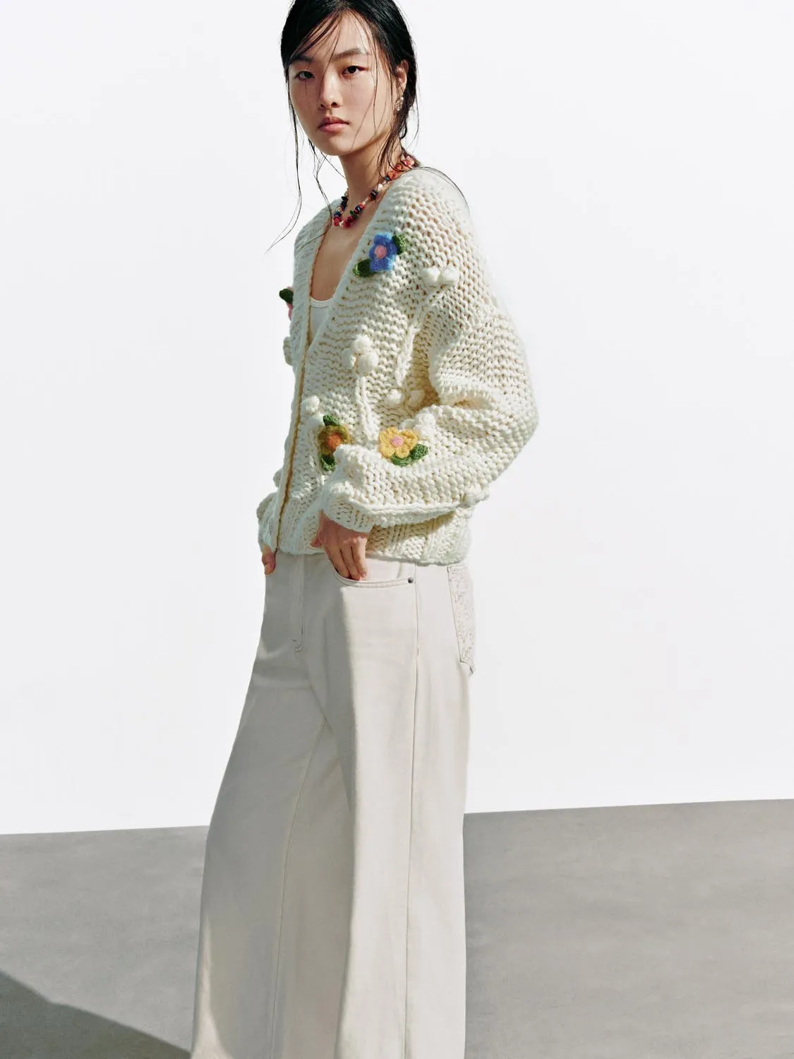 Crochet Floral Applique V-Neck Knitted Cardigans sold by Urban Revivo product image thumbnail 2