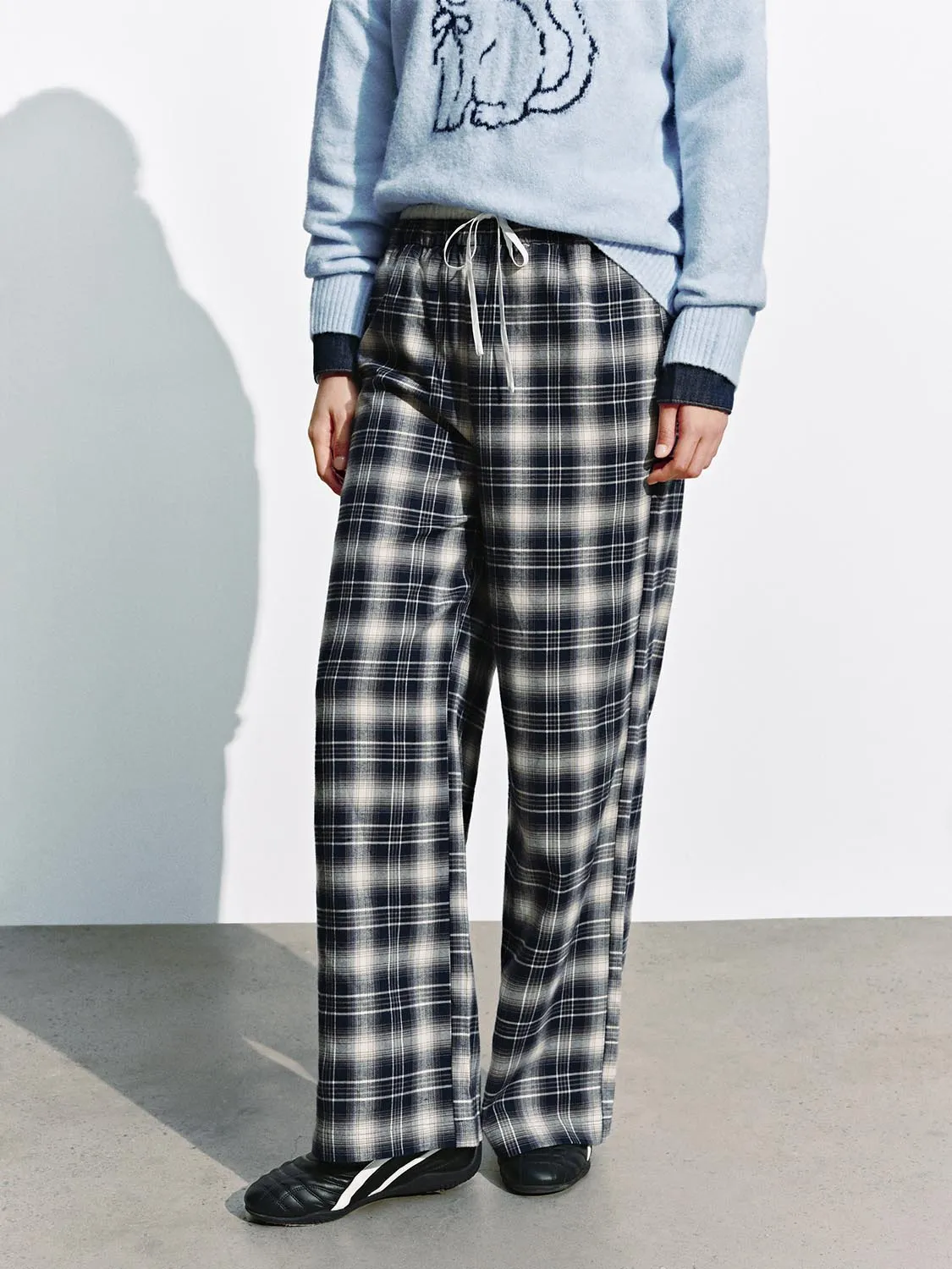 Contrast Check Pull On Wide Leg Pants sold by Urban Revivo product image thumbnail 3